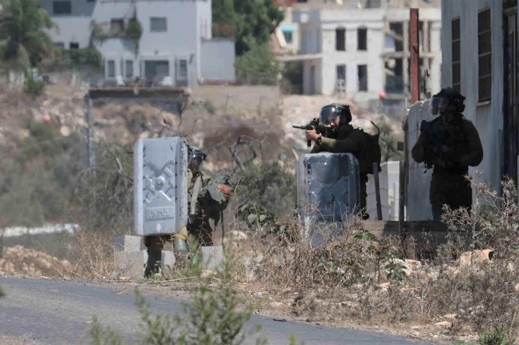 قوات الاحتلال الإسرائيلي تقمع مسيرة كفر قدوم الأسبوعية شرق قلقيلية
