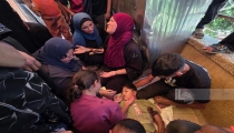 4 شهداء بينهم سيدة في قصف استهدف مركبة ومواطنين شمال غرب مدينة غزة