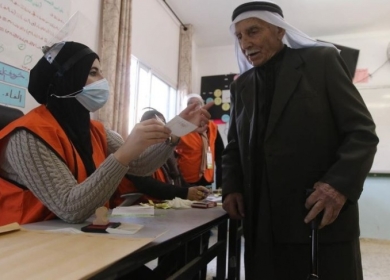 لجنة الانتخابات تجتمع للنظر بطلبات القوائم وعددها 267 لــ 102 هيئة محلية