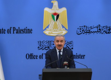 اشتية: إسرائيل تواصل إجراءاتها واعتداءاتها في فلسطين من خلال الإعدامات الميدانية التي تستهدف شبابنا