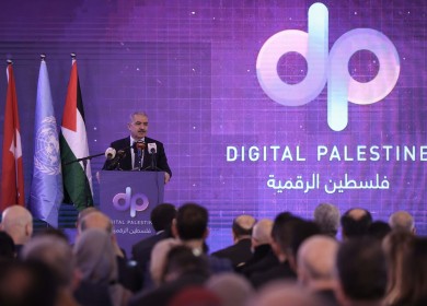 اشتية: الحكومة تعمل على توفير البنى التحتية للتحول الرقمي