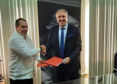 الوزير عساف يوقع اتفاقية تعاون مع وكالة الأنباء الكوبية