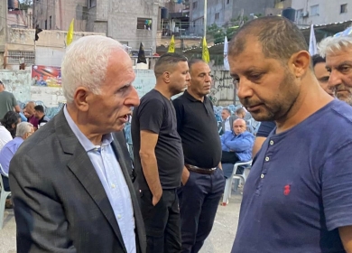 الأحمد يقدم واجب العزاء بالشهيد داوود الزبيدي