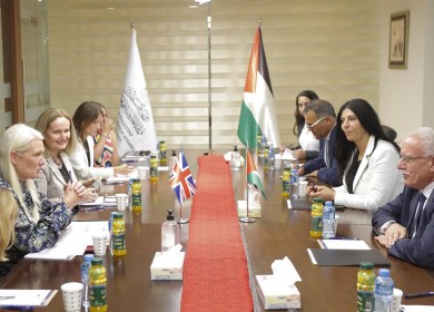 المالكي يطلع وزيرة الدولة البريطانية لشؤون آسيا والشرق الأوسط على آخر المستجدات