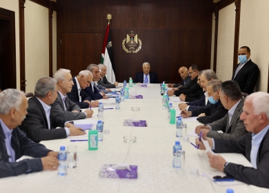 اللجنة المركزية لحركة فتح تعقد اجتماعاً برئاسة الرئيس محمود عباس