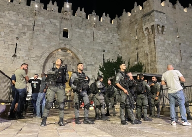 تواصل انتهاكات الاحتلال: جرحى ومعتقلون وهدم وإخطارات وقف بناء واقتحام للأقصى واعتداءات للمستوطنين