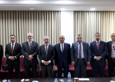 اشتية يؤكد ضرورة تشكيل وحدة المساندة القانونية لمساعدة المواطنين وتمثيلهم أمام القضاء