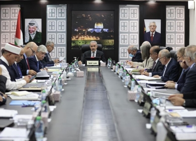 مجلس الوزراء يكلف جهات الاختصاص بالمتابعة لمنع الاحتلال فرض سياساته على المنهاج في القدس