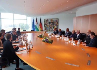الرئيس يجتمع مع المستشار الألماني