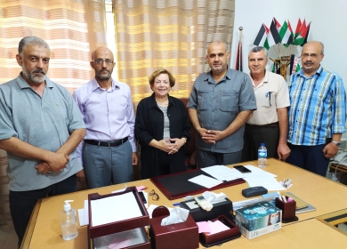  فتح تلتقي بالوزيرة إنتصار الوزير رئيسة مؤسسة الشهداء و الجرحى و تؤكد إلتفافها حول السيد الرئيس