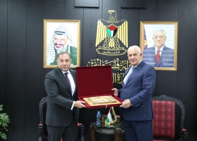 هب الريح يكرم السفير المصري لانتهاء مهامه في فلسطين
