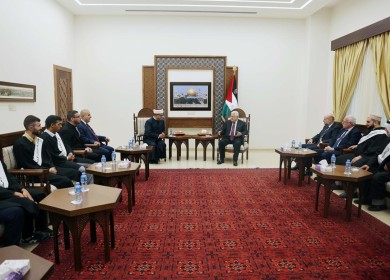 الرئيس يستقبل أوائل الفائزين بمسابقات حفظ القرآن الكريم
