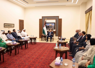 الرئيس يستقبل الوفد الكويتي المكلف بالتعاقد مع معلمين فلسطينيين