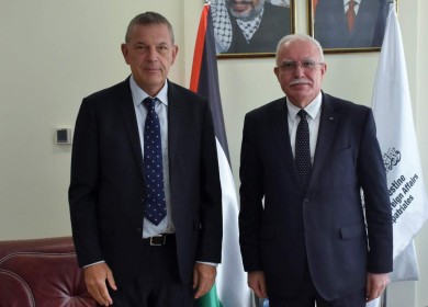 المالكي يلتقي مفوض عام "الأونروا"