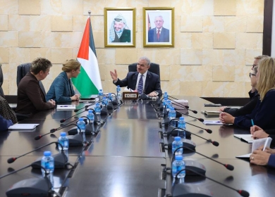 اشتية لدى استقباله وفدا من منظمة "أولوف بالمه": سنستمر بدعم عمل المؤسسات الحقوقية والمجتمع المدني في فلسطين