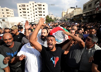 جماهير نابلس تشيع جثمان الشهيد الكيلاني إلى مثواه الأخير