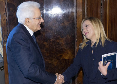 تعيين جورجيا ميلوني رئيسة للوزراء في إيطاليا
