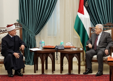 الرئيس يستقبل مفتي القدس والديار الفلسطينية