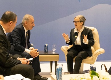 رئيس الوزراء يلتقي نظيرته التونسية على هامش قمة المناخ