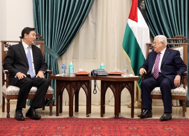 الرئيس يستقبل المبعوث الصيني الخاص لعملية السلام في الشرق الأوسط