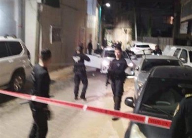مقتل شابين إثر تعرضهما لإطلاق نار في مدينة الطيرة