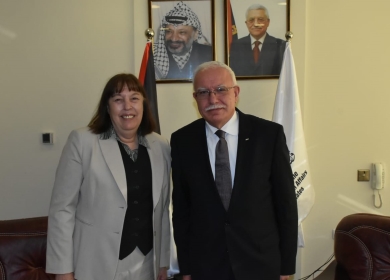 المالكي يسلم الممثلة الأممية المعنية بالأطفال والنزاعات تقريرا حول جرائم الاحتلال بحق الأطفال
