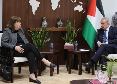 رئيس الوزراء يبحث مع غامبا تسهيل عملها وتزويدها بالمعلومات اللازمة وتوفير الحماية لأطفال فلسطين