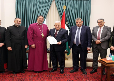 الرئيس يتسلم دعوة لحضور احتفالات أعياد الميلاد للكنيسة الأسقفية الانجليكانية