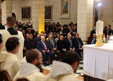 الرئيس يحضر قداس منتصف الليل في بيت لحم