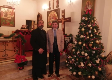 السفير عبد الهادي يضيئ شجرة عيد الميلاد لكنيسة القديس ديمتريوس للروم الأرثوذكس