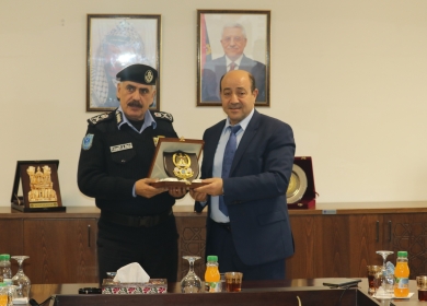 أبو زيد يطلع اللواء يوسف الحلو على عمل المدرسة الوطنية في تنمية الموارد البشرية