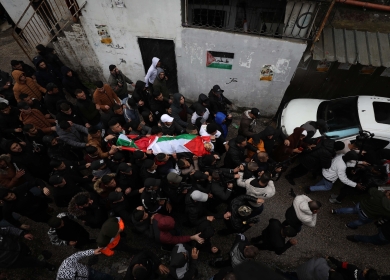 جماهير شعبنا تُشيع جثمان الشهيد الفتى حمزة الأشقر في نابلس
