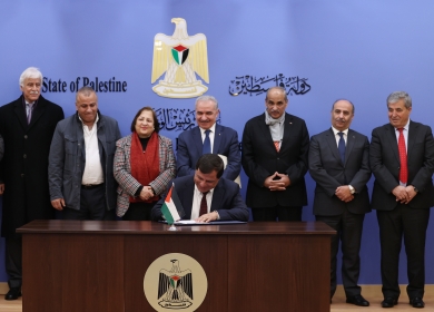 برعاية رئيس الوزراء: توقيع اتفاقيات ممولة من الصناديق العربية والإسلامية عبر البنك الإسلامي للتنمية بقيمة 43 مليون دولار