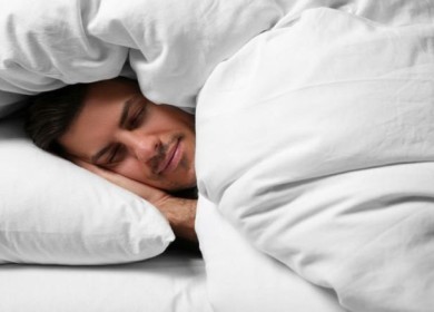 دراسة علمية تثبت أن البشر يحتاجون للنوم فترات أطول في فصل الشتاء