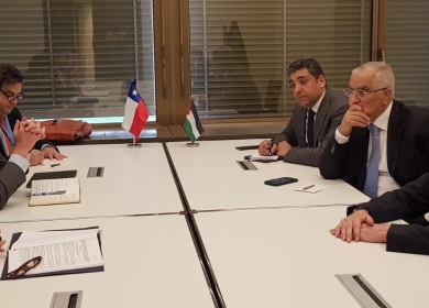 المالكي يطلع وزيرة خارجية تشيلي على جرائم الاحتلال ومستوطنيه