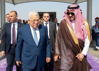 الرئيس يصل جدة للقاء ولي العهد الأمير محمد بن سلمان