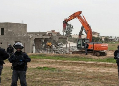 الاحتلال يهدم منزلا ومصنع طوب وجدرانا استنادية في بدو شمال غرب القدس