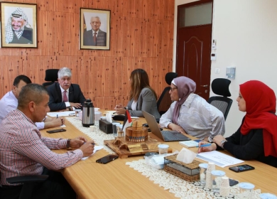 التنمية الاجتماعية ومنظمة العمل الدولية تبحثان سيناريوهات توفير المساعدات الاجتماعية في فلسطين