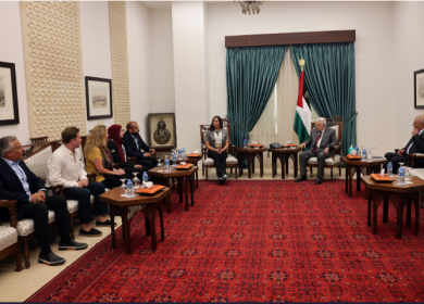 الرئيس يستقبل اللاعبتين فالاري ترزي وحلا القاضي