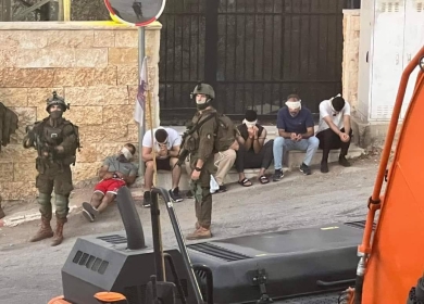 الاحتلال يعتقل 6 مواطنين من قطنة شمال غرب القدس