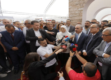 رئيس الوزراء يفتتح معرض فلسطين الدولي للكتاب