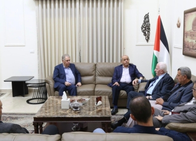 الأحمد يبحث الأوضاع في مخيم عين الحلوة مع نائب أمين عام الجبهة الشعبية