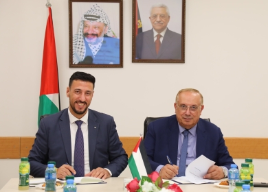 صندوق إقراض الطلبة وبنك الاستقلال يوقعان اتفاقية تعاون