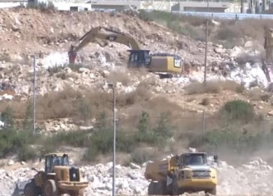 الاحتلال يواصل تجريف 50 دونما في بروقين لصالح مستوطنة "بروخين"