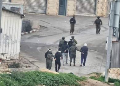 الاحتلال يعتقل 4 شبان من مخيمي عين السلطان وعقبة جبر بأريحا