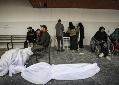 122 يوما على الحرب: شهداء بالعشرات والدبابات في غرب غزة