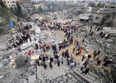 سبعة شهداء في قصف للاحتلال استهدف منتظري مساعدات في مدينة غزة