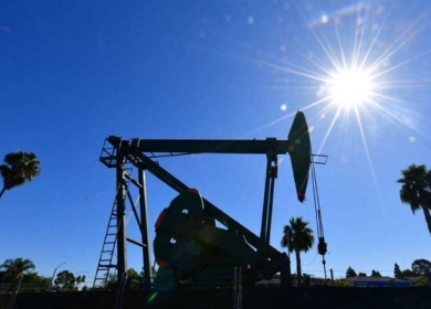 أسعار النفط ترتفع وسط مؤشرات النمو الاقتصادي بأمريكا ومخاوف نقص الإمدادات
