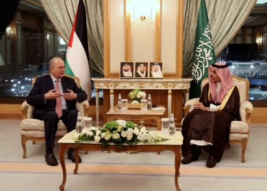 رئيس الوزراء يلتقي وزير الخارجية السعودي في مكة