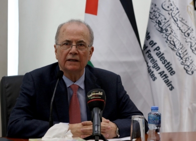 مصطفى يطلع وزير خارجية سلطنة عُمان على التحديات التي تواجه الحكومة